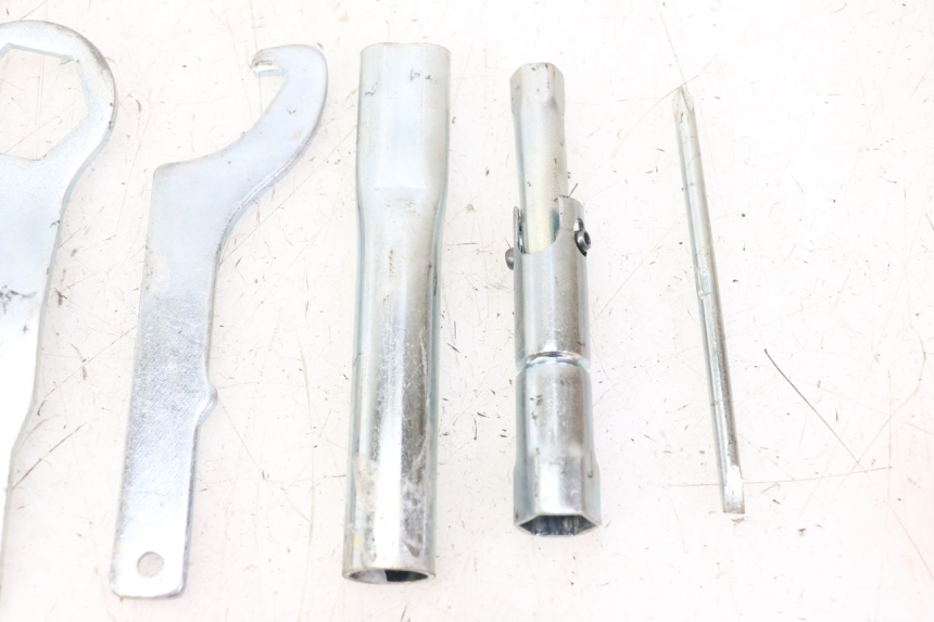 photo de KIT UTENSILI YAMAHA FZ6 FAZER S2 600 (2007 - 2011)