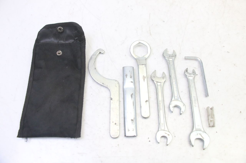 photo de KIT UTENSILI BMW G310 R 310 (2016 - 2020)