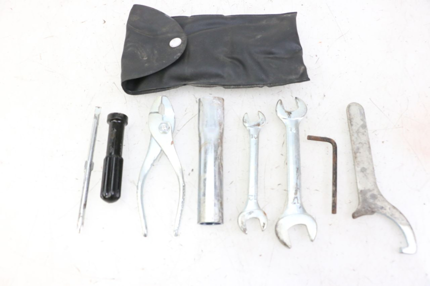 photo de KIT UTENSILI SUZUKI GSR 750 (2011 - 2017)