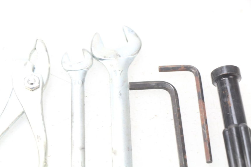 photo de Set di attrezzi SUZUKI GSX-R GSXR K16 1000 (2012 - 2016)