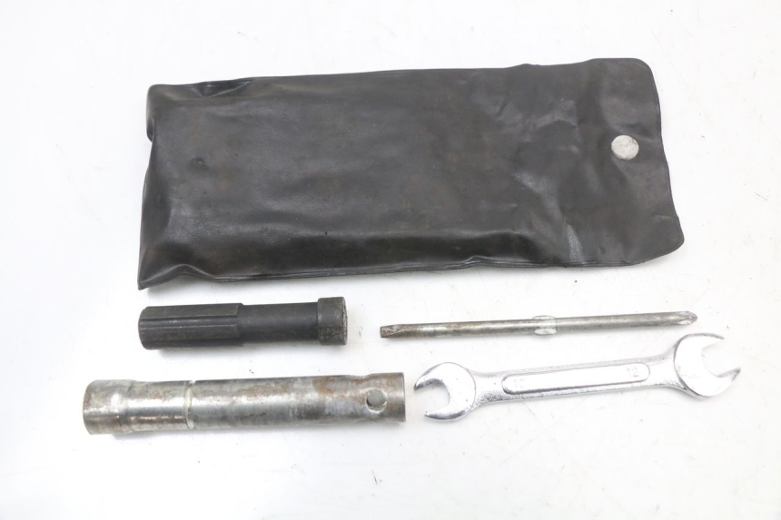 photo de KIT UTENSILI HYOSUNG GTR 125 (2006 - 2008)