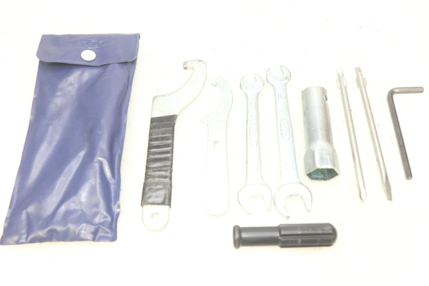 photo de KIT DI ATTREZZI HONDA FES PANTHEON 2T 125 (1998 - 2002)