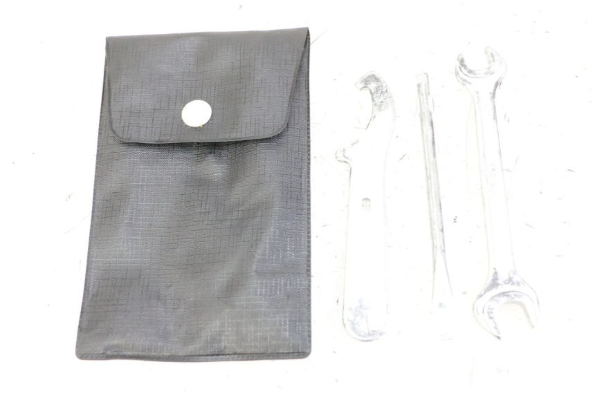 photo de KIT UTENSILI HONDA FES S-WING SWING ABS 125 (2007 - 2015)