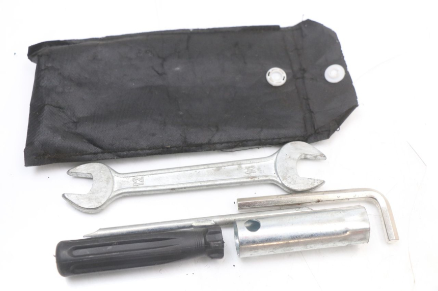 photo de KIT UTENSILI JM MOTORS EVOLIS 4T 50 (2018 - 2022)