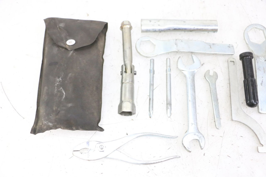 photo de KIT DI ATTREZZI KAWASAKI ZR7 ZR-7 S 750 (1999 - 2004)