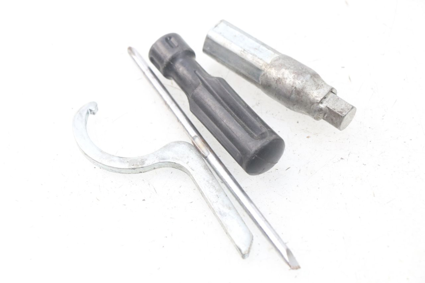 photo de KIT UTENSILI PIAGGIO MP3 125 (2006 - 2014)