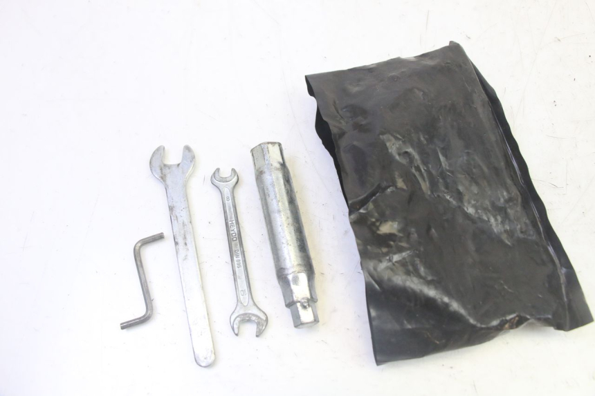 photo de KIT UTENSILI PIAGGIO MP3 500 (2011 - 2015)