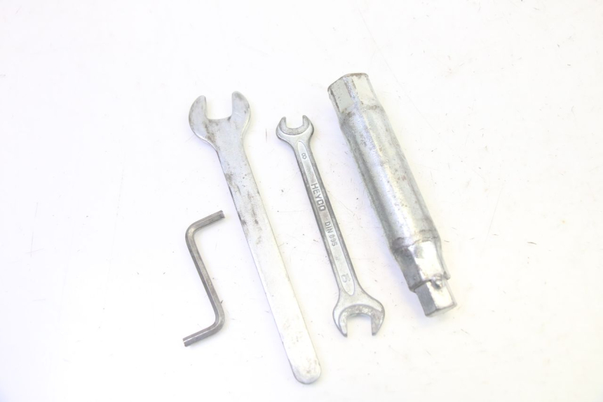 photo de KIT UTENSILI PIAGGIO MP3 500 (2011 - 2015)