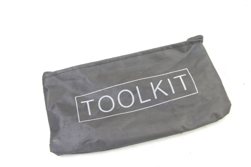 photo de KIT UTENSILI PEUGEOT KISBEE 4T 50 (2010 - 2017)