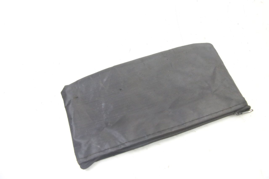 photo de KIT UTENSILI PEUGEOT KISBEE 4T 50 (2010 - 2017)