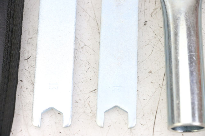photo de KIT UTENSILI ROYAL ENFIELD SCRAM 411 (2022 - 2024)