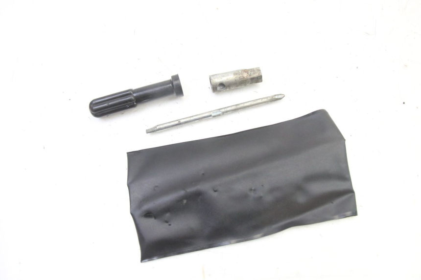 photo de KIT UTENSILI GILERA RUNNER SP 50 (2006 - 2008)