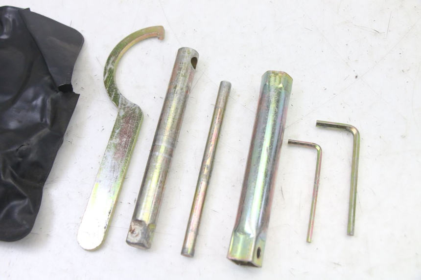 photo de KIT UTENSILI APRILIA SCARABEO GT TOURING 125 (1999 - 2005)