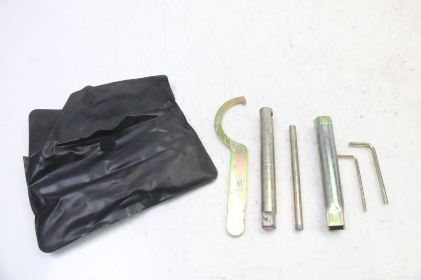 photo de KIT UTENSILI APRILIA SCARABEO GT TOURING 125 (1999 - 2005)