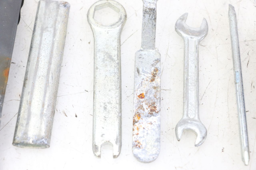 photo de SET DI ATTREZZI HONDA SCV LEAD 100 (2003 - 2007)