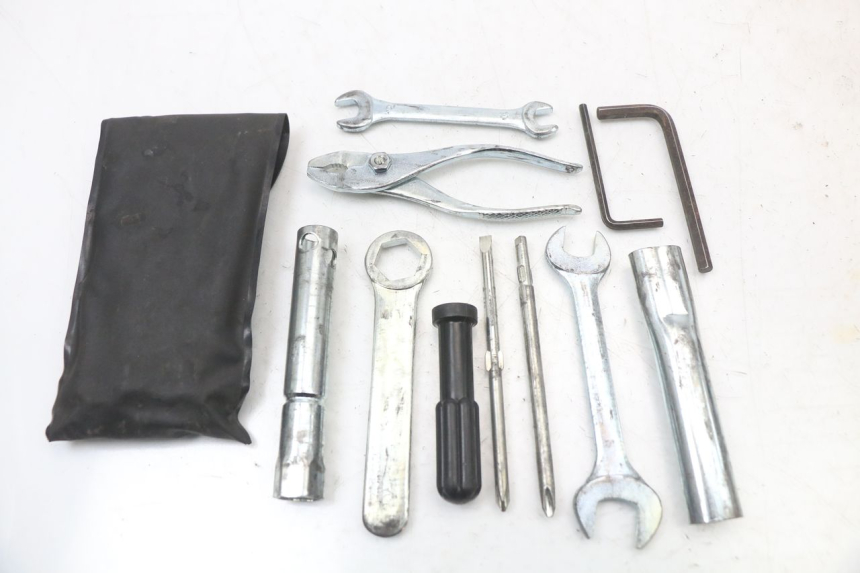photo de Set di attrezzi SUZUKI VL INTRUDER 125 (2004 - 2007)