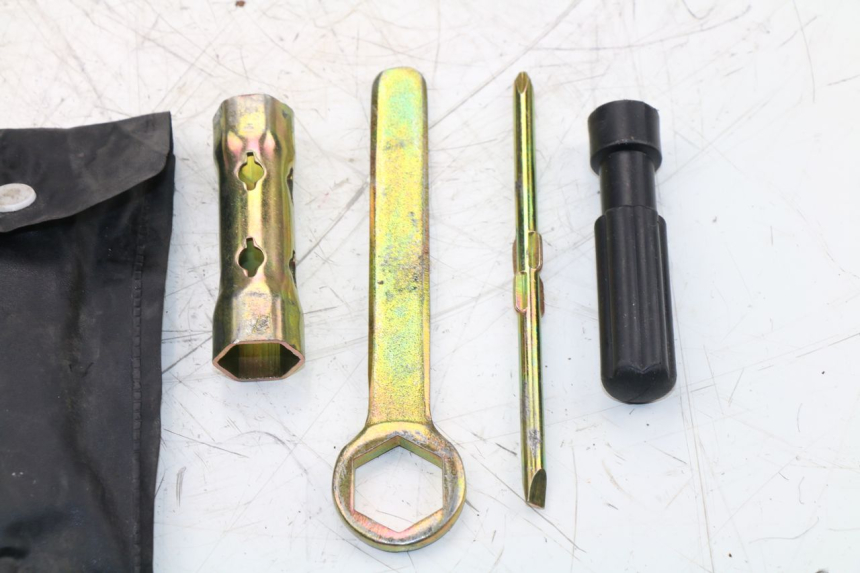 photo de Set di attrezzi SYM FIDDLE 2 125 (2010 - 2013)