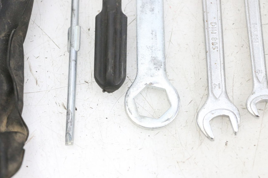 photo de KIT UTENSILI YAMAHA TZR 50 (2008 - 2016) - Dettagli dei punti di fissaggio