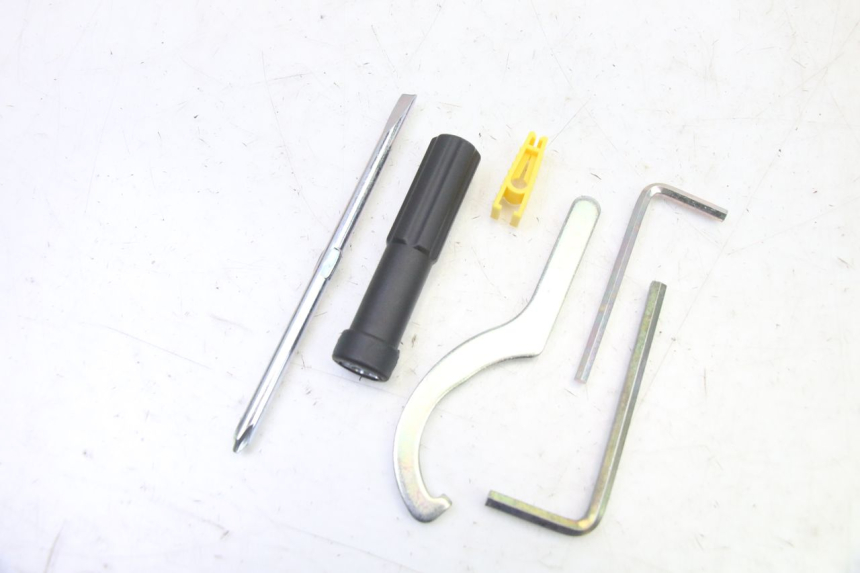 photo de KIT UTENSILI YAMAHA XMAX X-MAX 125 (2021 - 2025)