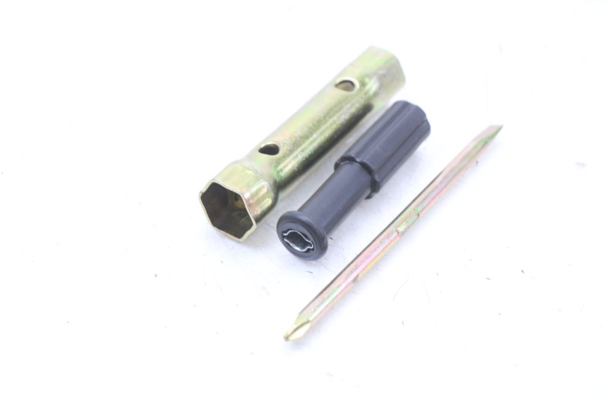 photo de KIT UTENSILI SYM X-PRO 4T 50 (2014 - 2021)