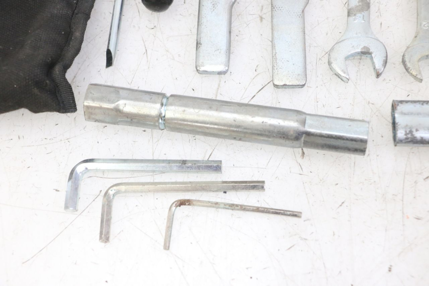 photo de KIT UTENSILI YAMAHA XJ6 ABS 600 (2008 - 2016)