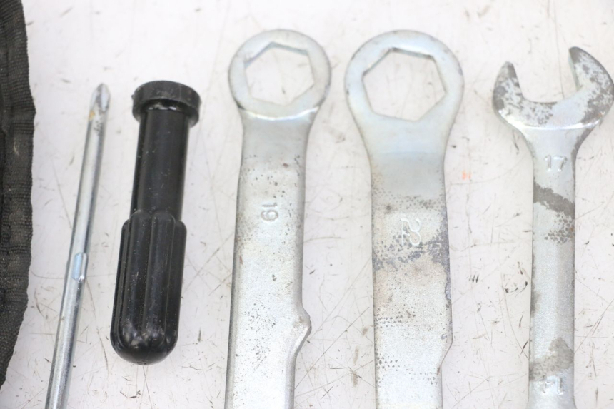 photo de KIT UTENSILI YAMAHA XJ6 ABS 600 (2008 - 2016)