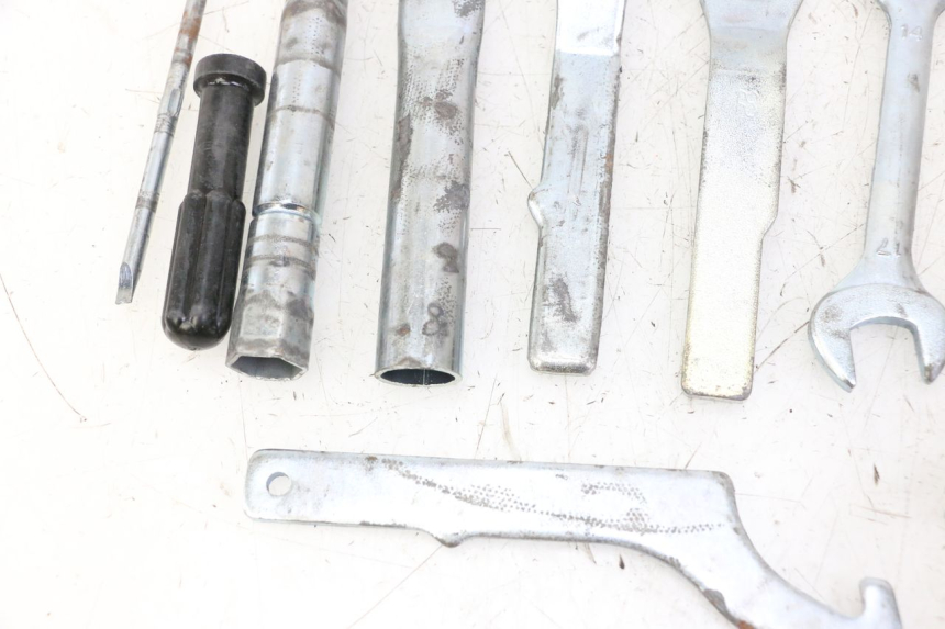 photo de KIT UTENSILI YAMAHA XJ6 ABS 600 (2008 - 2016)