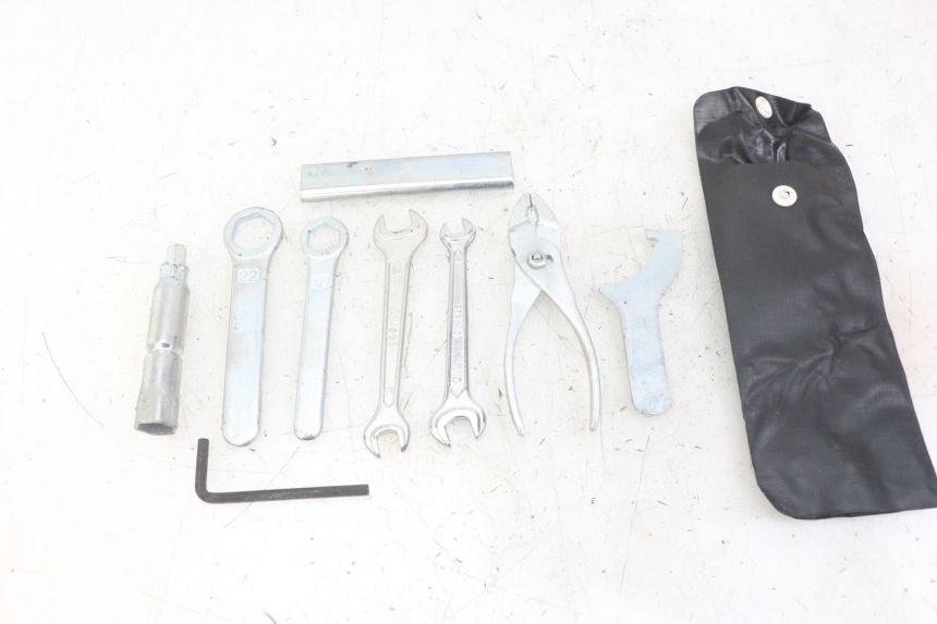 photo de KIT UTENSILI HONDA XLV VARADERO 125 (2000 - 2006)