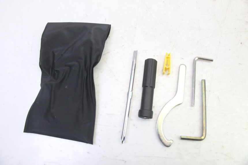 photo de KIT UTENSILI YAMAHA XMAX X-MAX 125 (2021 - 2025)