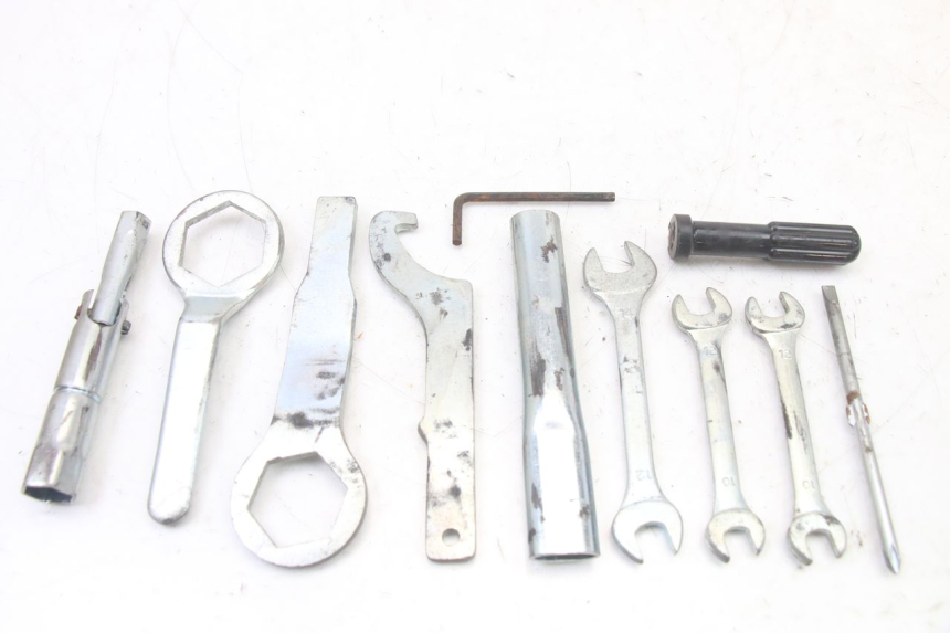 photo de KIT UTENSILI YAMAHA FZ6 FAZER S2 600 (2007 - 2011)