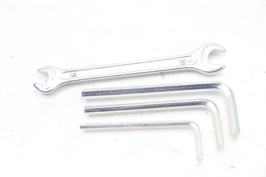 photo de KIT UTENSILI YAMAHA TRACER 7 700 (2020 - 2024)