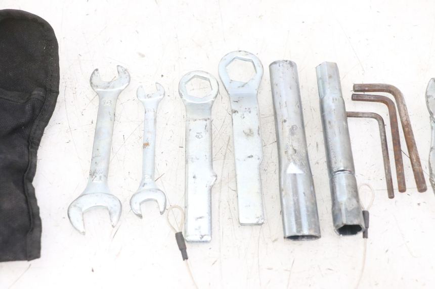 photo de KIT UTENSILI YAMAHA XJ6 ABS 600 (2008 - 2016)