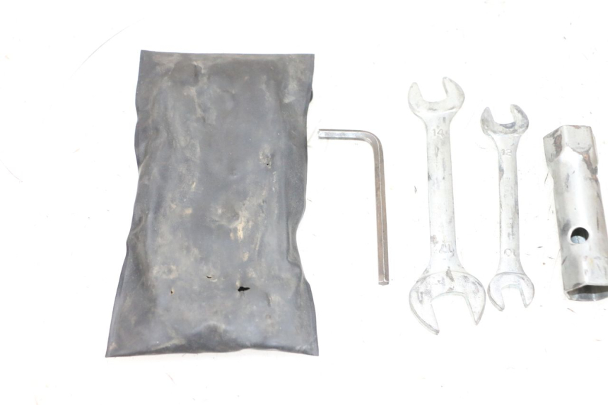 photo de KIT UTENSILI YAMAHA YFM R RAPTOR 250 (2008 - 2014) - Primo piano tecnico