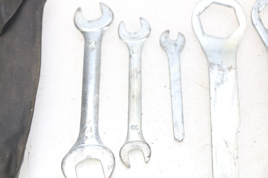 photo de KIT DI ATTREZZI KAWASAKI ZR7 ZR-7 S 750 (1999 - 2004)