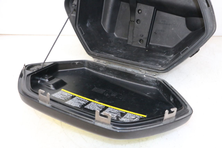 photo de VALIGIA DESTRA YAMAHA FJR ABS 1300 (2006 - 2012) - Zoom sullo stato d'uso