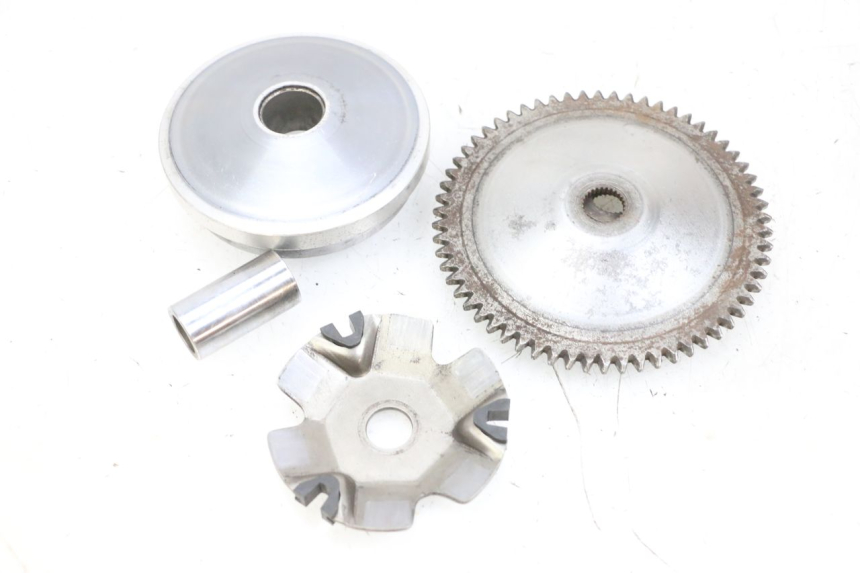 photo de VARIATORE KYMCO AGILITY 16+ 4T 50 (2018 - 2023) - Dettagli dei punti di fissaggio