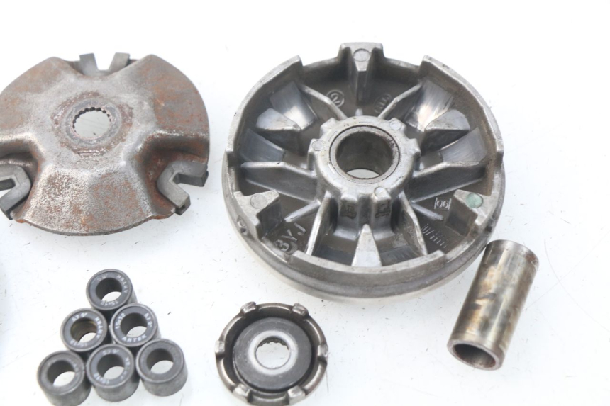 photo de VARIATORE MBK BOOSTER SPIRIT 50 (2004 - 2017) - Dettagli dei punti di fissaggio