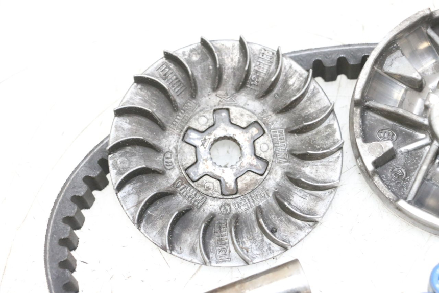 photo de VARIATORE MBK BOOSTER SPIRIT NAKED 50 (2004 - 2017) - Dettagli dei punti di fissaggio