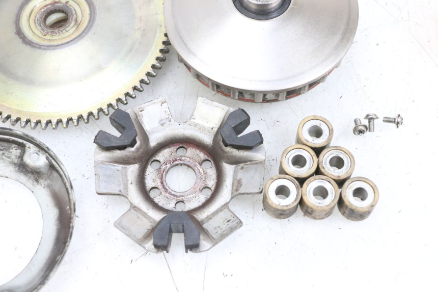 photo de VARIATORE PEUGEOT ELYSEO 125 (1999 - 2004) - Primo piano tecnico