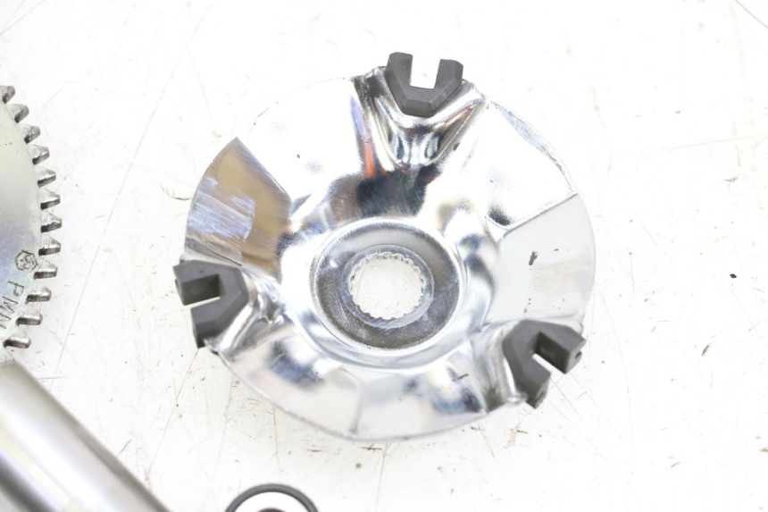 photo de VARIATORE PIAGGIO NEW TYPHOON 50 (2018 - 2021) - Dettagli dei punti di fissaggio