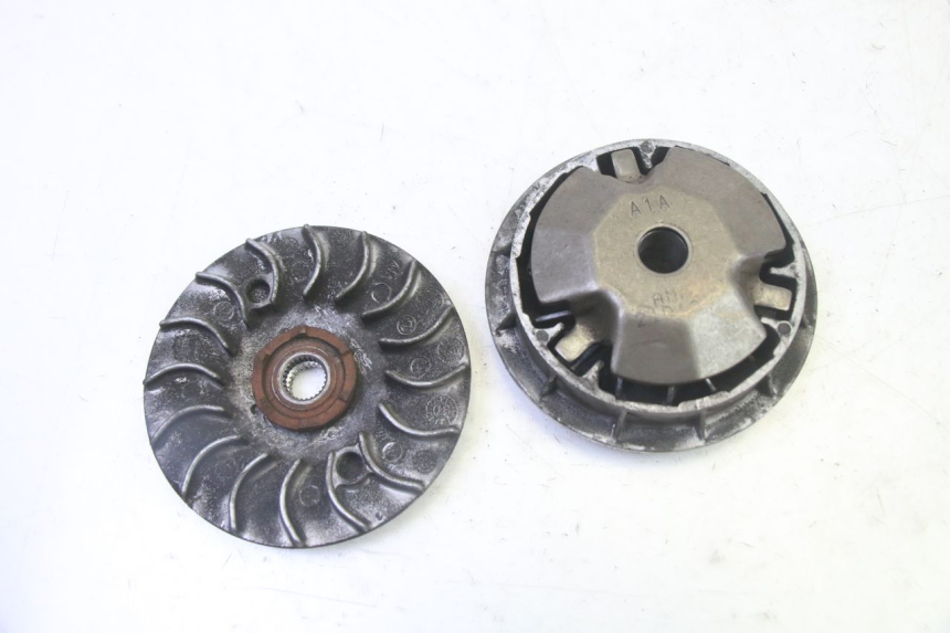 photo de VARIATORE PEUGEOT TWEET PRO CARGO 50 (2018 - 2020) - Zoom sullo stato d'uso