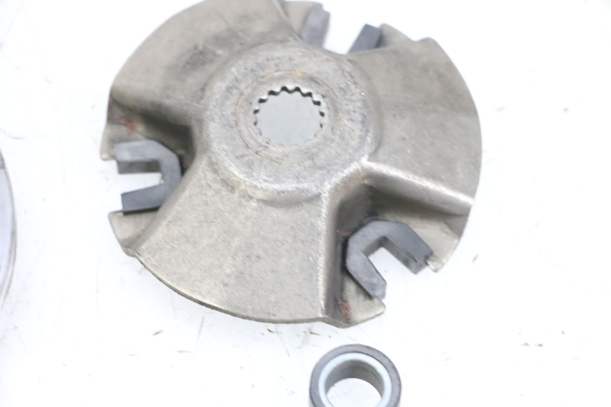 photo de VARIATORE YAMAHA XMAX X-MAX ABS 125 (2017 - 2020) - Caratteristiche distintive