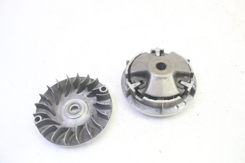 photo de VARIATORE YAMAHA XMAX X-MAX 125 (2006 - 2009) - Primo piano tecnico