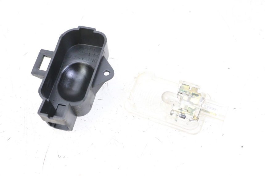 photo de FANALE DI POSIZIONE HONDA FES S-WING SWING ABS 125 (2007 - 2015)