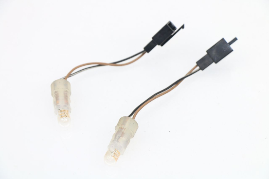 photo de VEILLEUSE SUZUKI UH BURGMAN 125 (2002 - 2006)