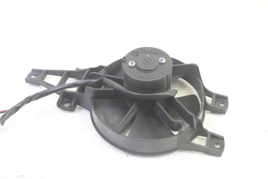 photo de VENTOLA PIAGGIO MP3 500 (2016 - 2018) - Primo piano tecnico