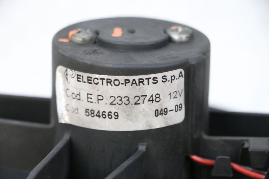 photo de VENTOLA PIAGGIO VESPA GTS SUPER IE 125 (2009 - 2016) - Altra angolazione