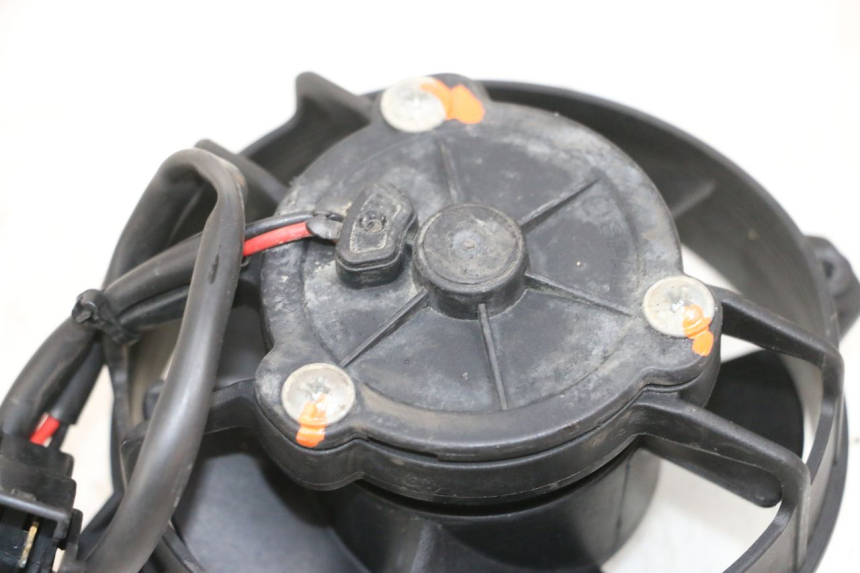 photo de VENTILATORE YAMAHA XMAX X-MAX 125 (2006 - 2009) - Zoom sullo stato d'uso