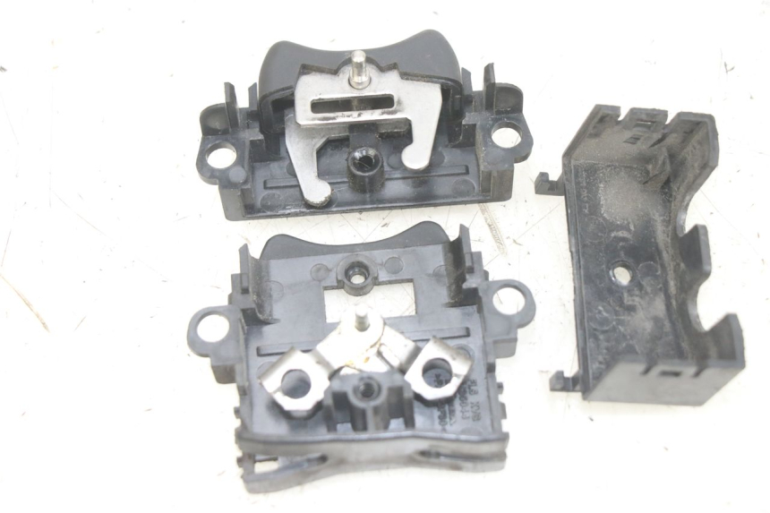 photo de SERRATURA SPORTELLO HONDA PCX (JF28) 125 (2009 - 2011)