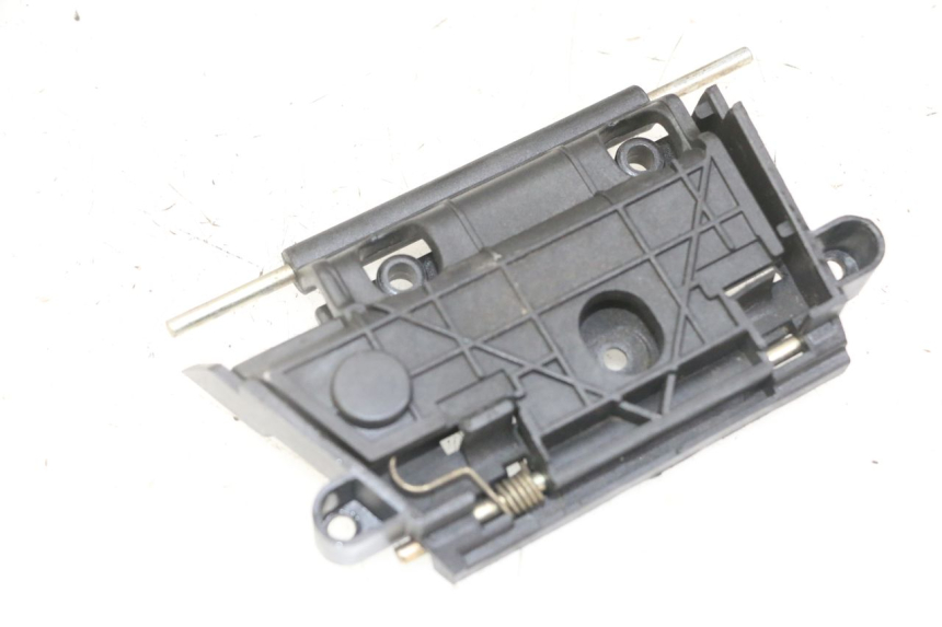 photo de SERRATURA SPORTELLO PEUGEOT VIVACITY NEW 2T 50 (2008 - 2017)